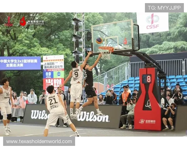 高校篮球赛成德育平台,师生同场竞技关系融洽